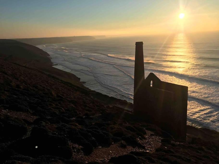 St Agnes Perfect Location, Hot Tub, Sea Views, Gym Apartamento Exterior foto